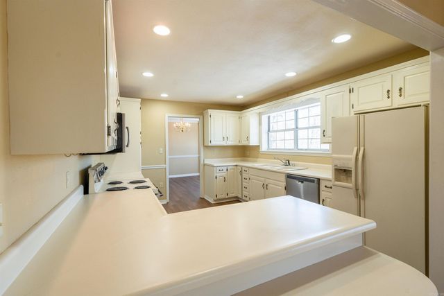 118 Red Oak Dr, Searcy, AR 72143