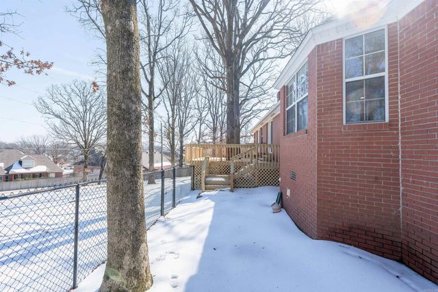 118 Red Oak Dr, Searcy, AR 72143