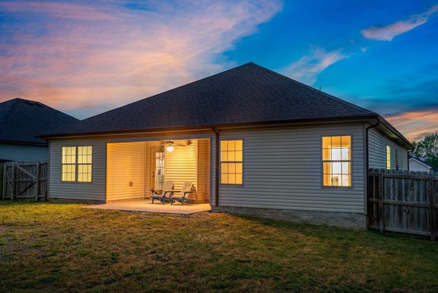 729 Tidwell Dr, Clarksville, TN 37042