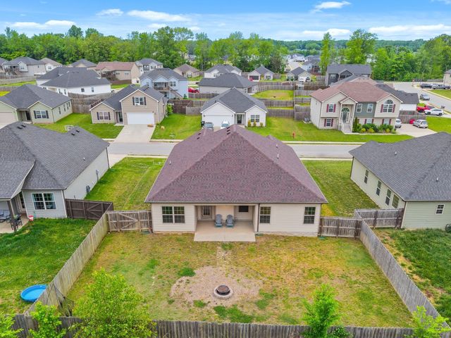 729 Tidwell Dr, Clarksville, TN 37042