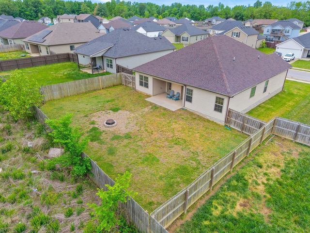 729 Tidwell Dr, Clarksville, TN 37042