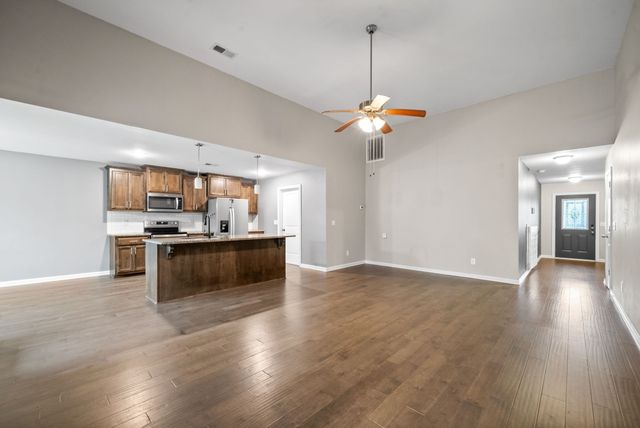 729 Tidwell Dr, Clarksville, TN 37042