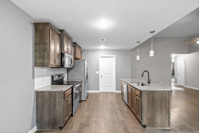 729 Tidwell Dr, Clarksville, TN 37042