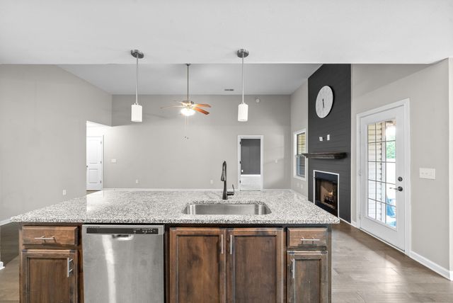 729 Tidwell Dr, Clarksville, TN 37042