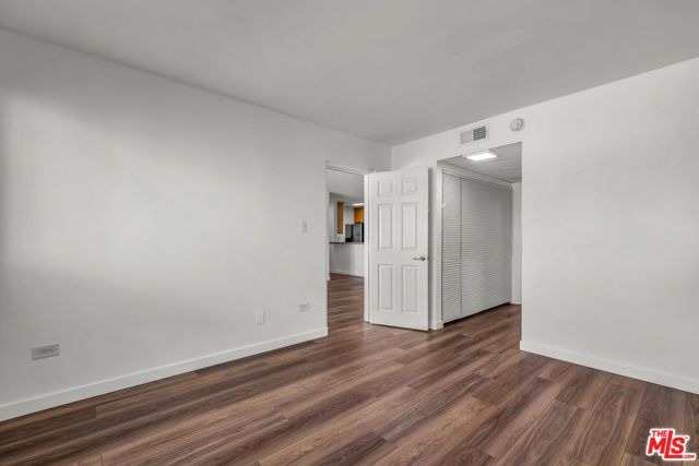 421 S La Fayette Park Place 210, Los Angeles, CA 90057