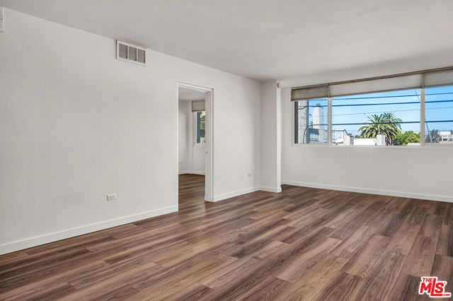 421 S La Fayette Park Place 210, Los Angeles, CA 90057