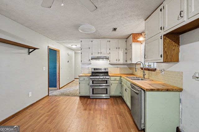 3011 Menlo Park Drive, Rex, GA 30273