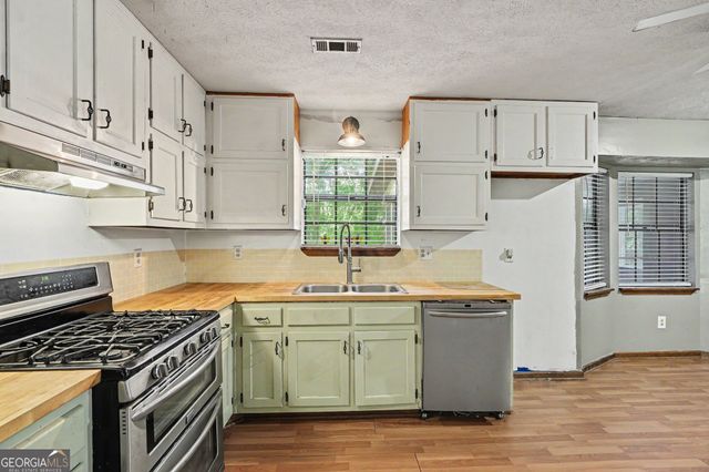 3011 Menlo Park Drive, Rex, GA 30273