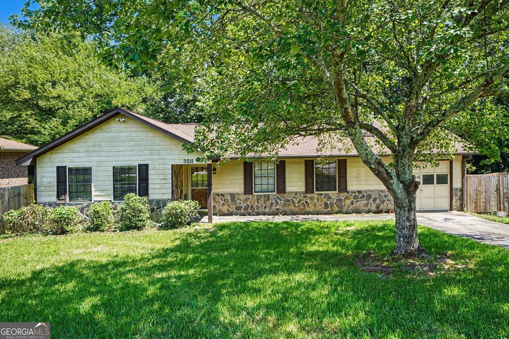 3011 Menlo Park Drive, Rex, GA 30273