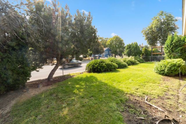 805 W Alice Ave, Spokane, WA 99205