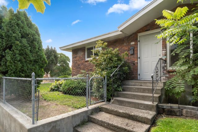 805 W Alice Ave, Spokane, WA 99205