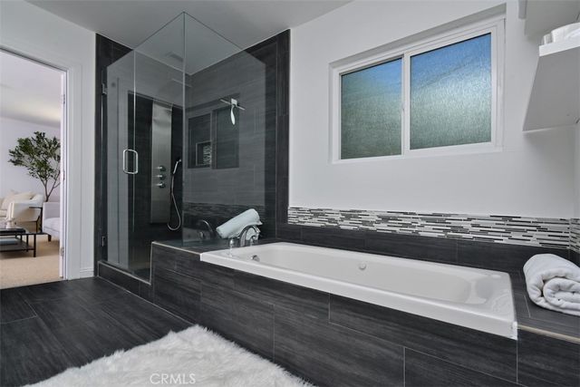 6601 Enfield, Reseda, CA 91335