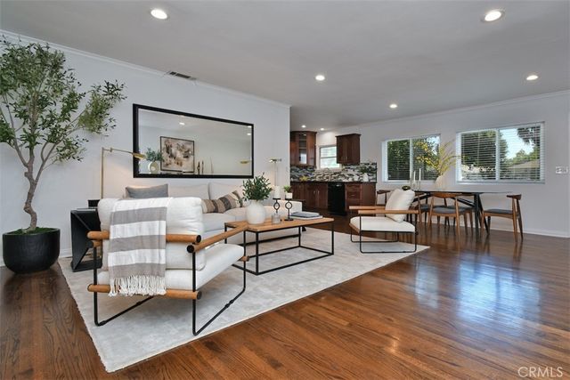 6601 Enfield, Reseda, CA 91335
