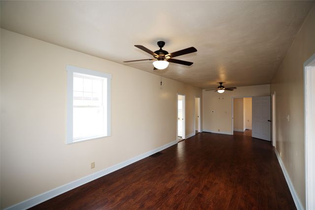 1009 Mamie Eisenhower Avenue, Boone, IA 50036