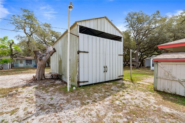 34 REDBIRD Trai, Rockport, TX 78392