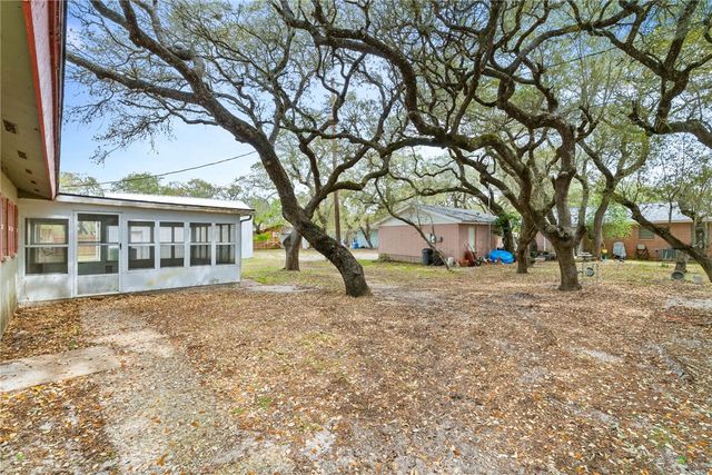 34 REDBIRD Trai, Rockport, TX 78392