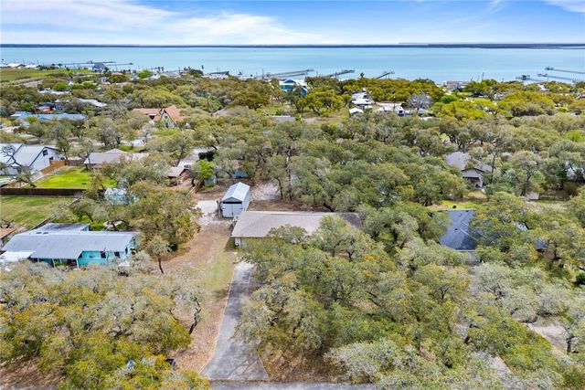 34 REDBIRD Trai, Rockport, TX 78392