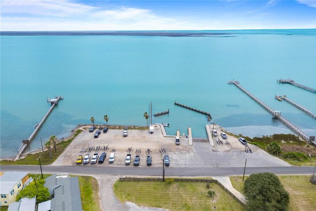 34 REDBIRD Trai, Rockport, TX 78392