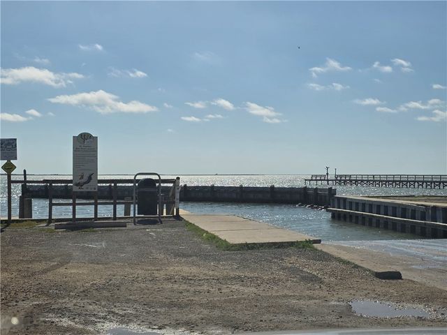 34 REDBIRD Trai, Rockport, TX 78392