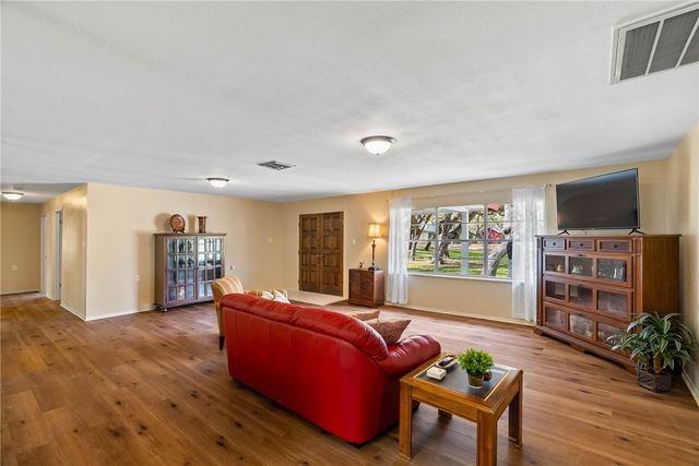 34 REDBIRD Trai, Rockport, TX 78392