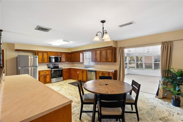 34 REDBIRD Trai, Rockport, TX 78392