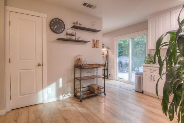 1353 Martin Dr, Auburn, CA 95603