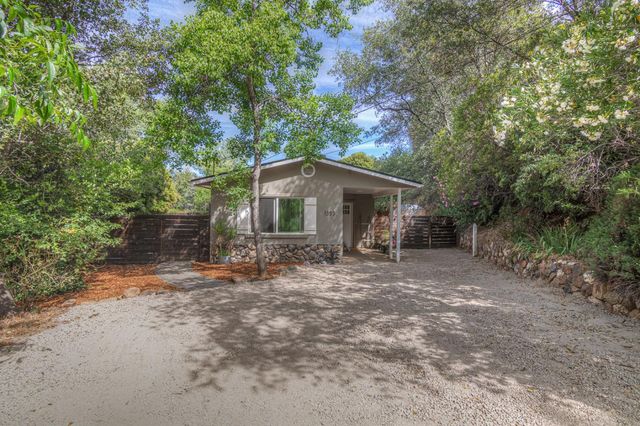1353 Martin Dr, Auburn, CA 95603