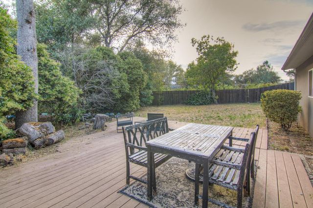 1353 Martin Dr, Auburn, CA 95603