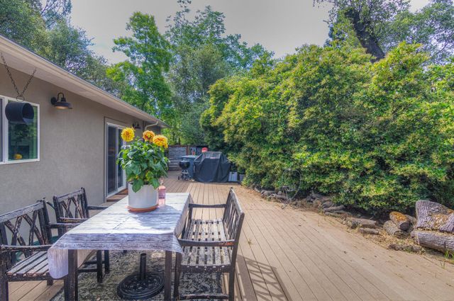 1353 Martin Dr, Auburn, CA 95603