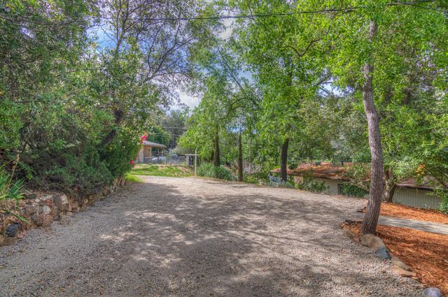 1353 Martin Dr, Auburn, CA 95603