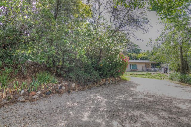 1353 Martin Dr, Auburn, CA 95603