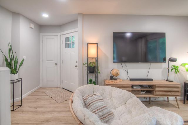 1353 Martin Dr, Auburn, CA 95603