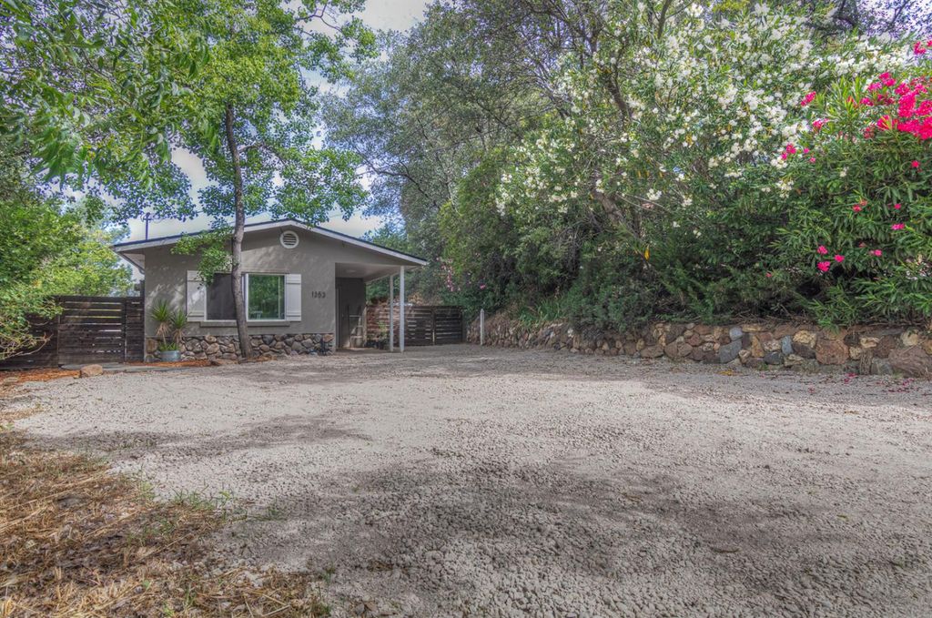 1353 Martin Dr, Auburn, CA 95603