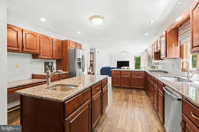 17 VICTORIA WAY, Camp Hill, PA 17011