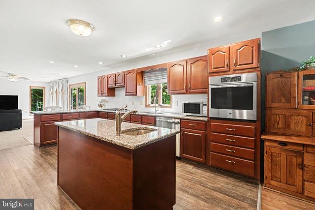 17 VICTORIA WAY, Camp Hill, PA 17011