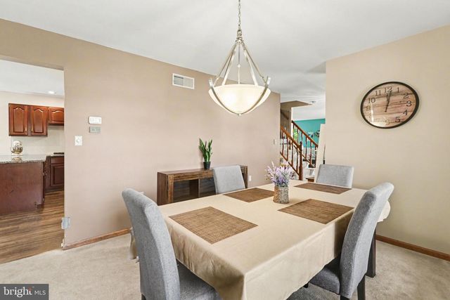 17 VICTORIA WAY, Camp Hill, PA 17011