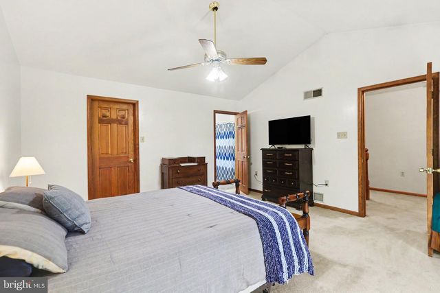 17 VICTORIA WAY, Camp Hill, PA 17011