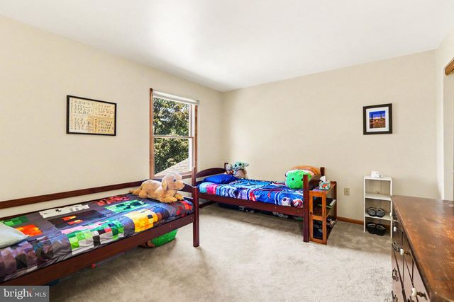 17 VICTORIA WAY, Camp Hill, PA 17011