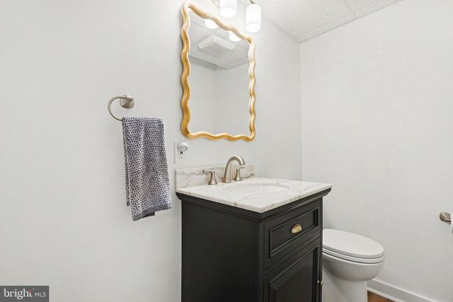 17 VICTORIA WAY, Camp Hill, PA 17011