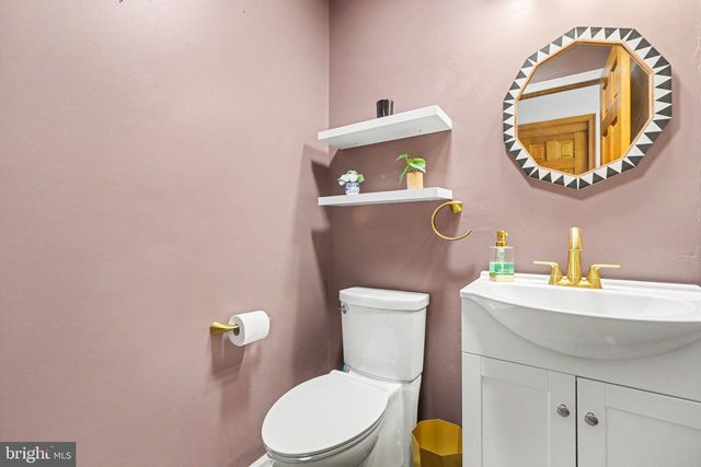 17 VICTORIA WAY, Camp Hill, PA 17011