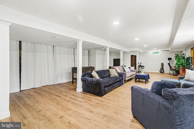 17 VICTORIA WAY, Camp Hill, PA 17011