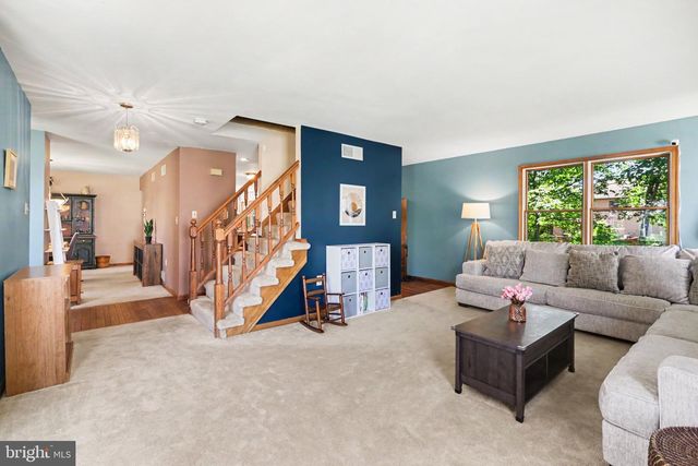17 VICTORIA WAY, Camp Hill, PA 17011