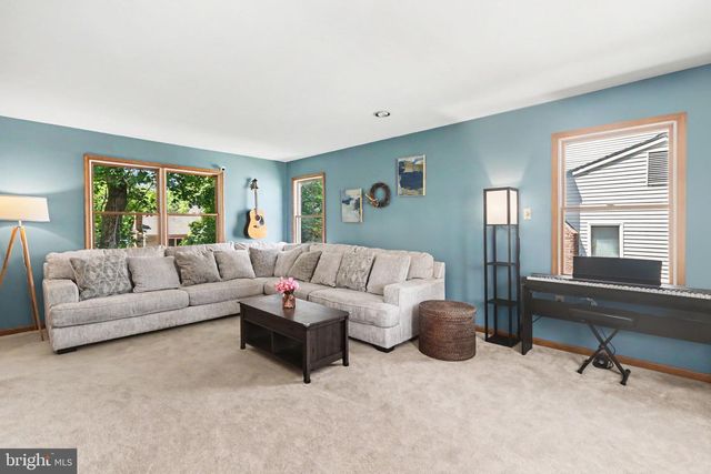 17 VICTORIA WAY, Camp Hill, PA 17011