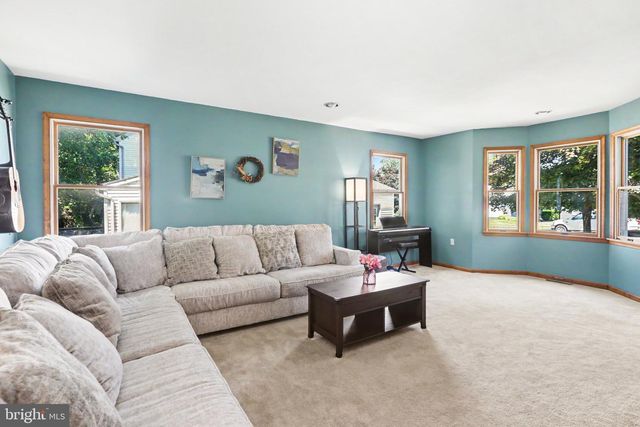 17 VICTORIA WAY, Camp Hill, PA 17011