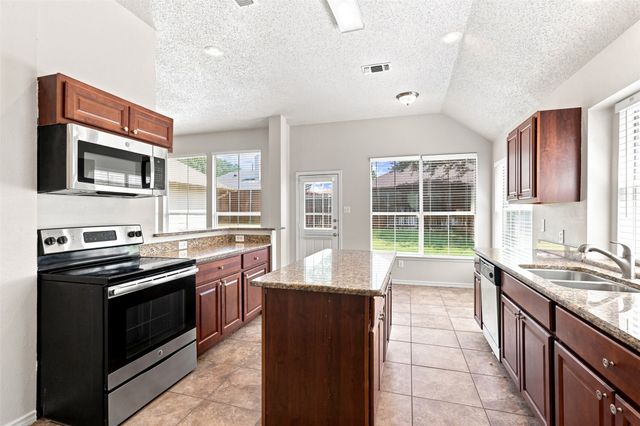 2005 Melissa Diane Street, Mansfield, TX 76063