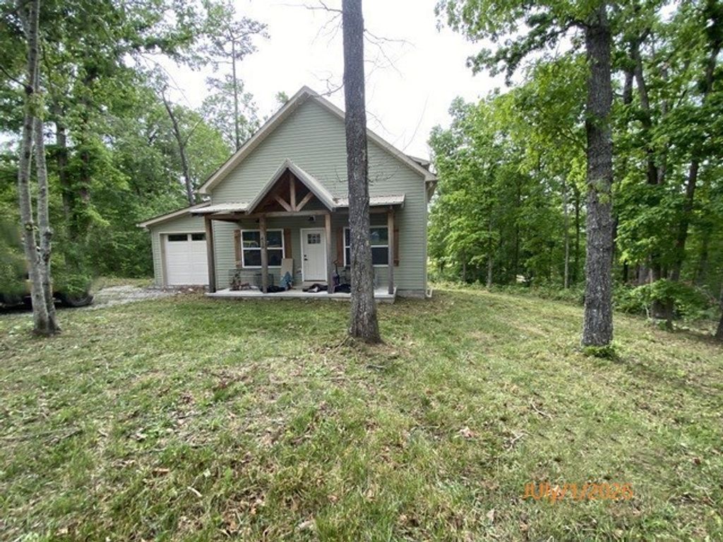 416 Ski St, Hohenwald, TN 38462