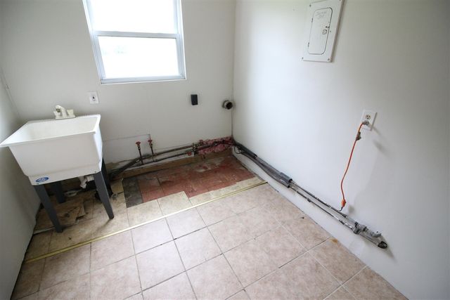 14415 Huron Street, Taylor, MI 48180