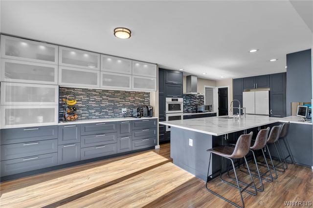9574 English Ivy Court, Clarence, NY 14032