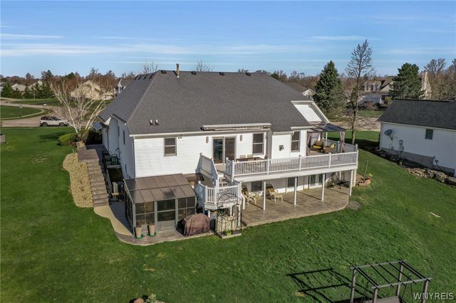 9574 English Ivy Court, Clarence, NY 14032