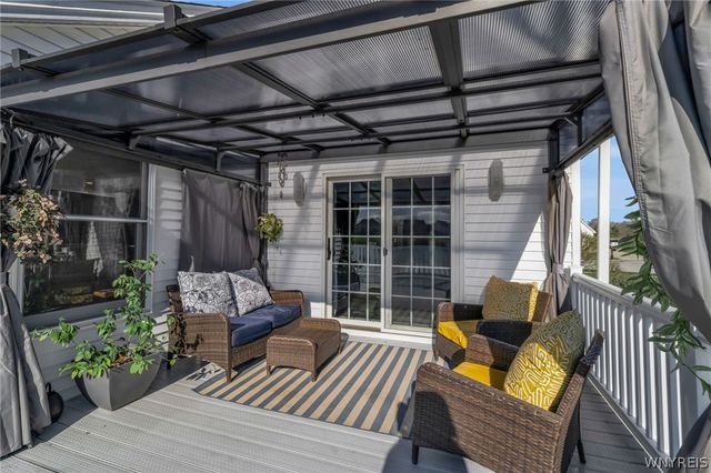 9574 English Ivy Court, Clarence, NY 14032